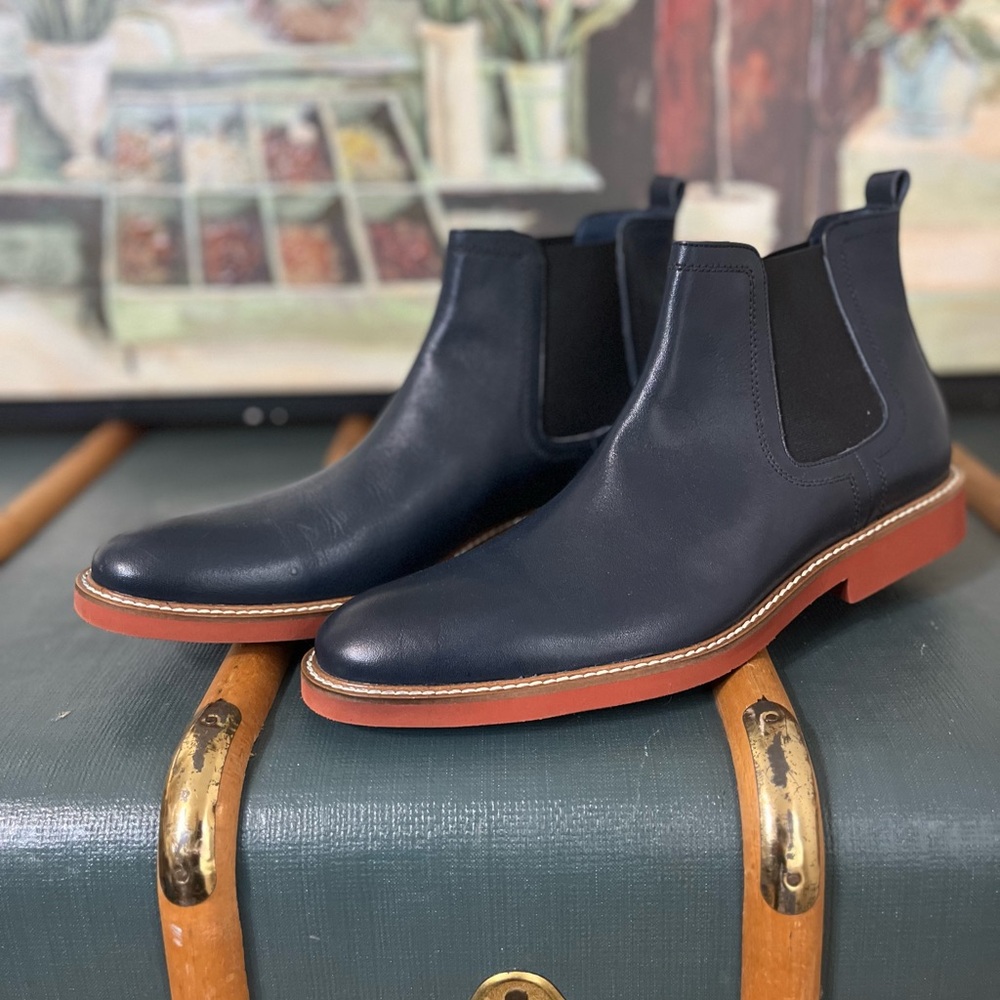 Men's Classic Navy Leather Chelsea Boots